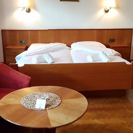 Weisses Roessl Bed and Breakfast Eppan an der Weinstraße Exteriör bild