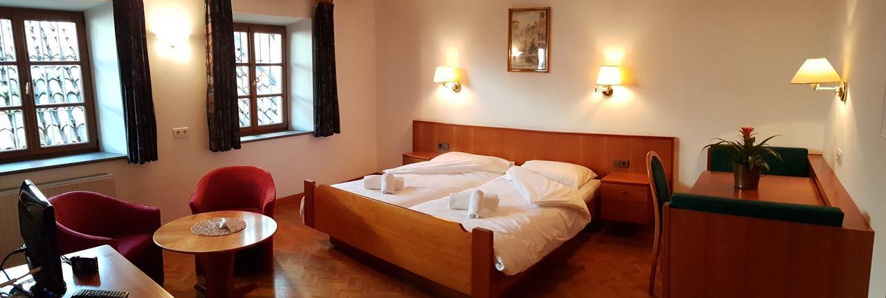 Weisses Roessl Bed and Breakfast Eppan an der Weinstraße Exteriör bild