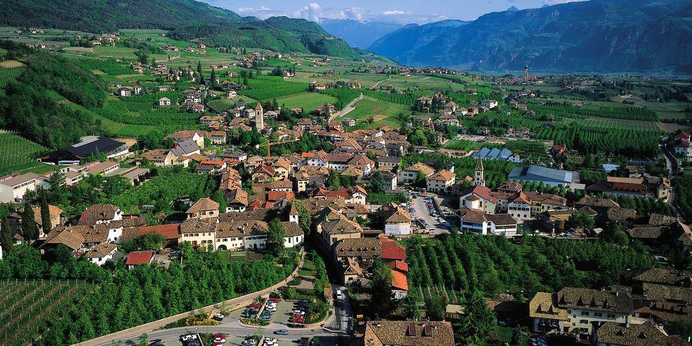Weisses Roessl Bed and Breakfast Eppan an der Weinstraße Exteriör bild